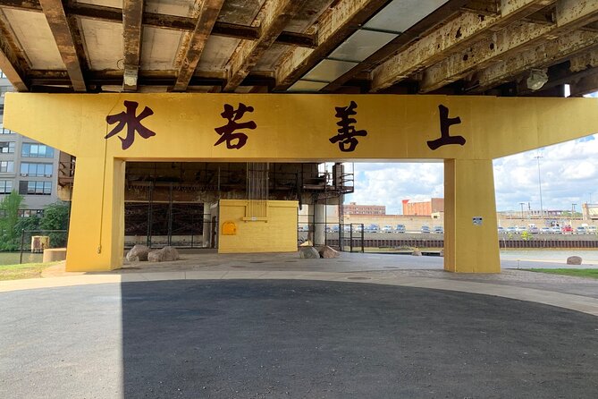 2-Hour Chicago's Chinatown History and Culture Tour - The Welcome Gate and Chinatown’s recognizable symbols