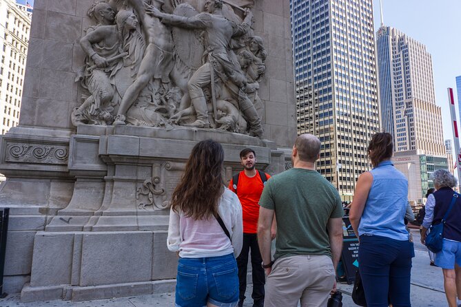 Architecture & History Guided Tour along the Chicago Riverwalk - What the two-hour schedule feels like