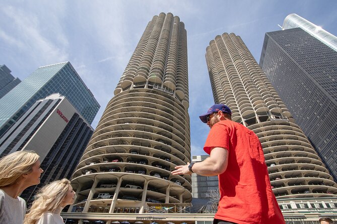 Best of Chicago: Architecture & Highlights City Private Tour - Meeting the guide under the Chicago Theatre