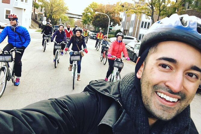 Bike Tour of Chicago's Lakefront Neighborhoods - Lake Michigan, the Lakefront Trail, and North Avenue Beach