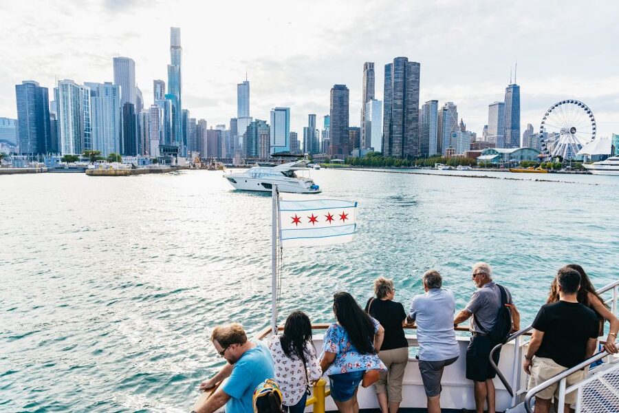 Chicago: 1.5-Hour Lake and River Architecture Cruise - The Chicago Lock: a short ride with a big payoff
