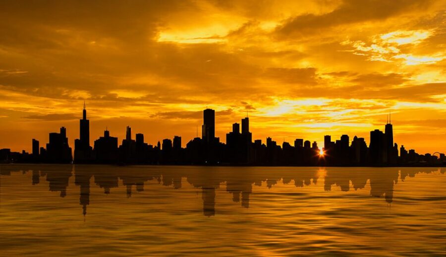 Chicago: 1.5-Hour Scenic Sunset Lake Cruise - Starting at Michigan Avenue near the Wrigley Building