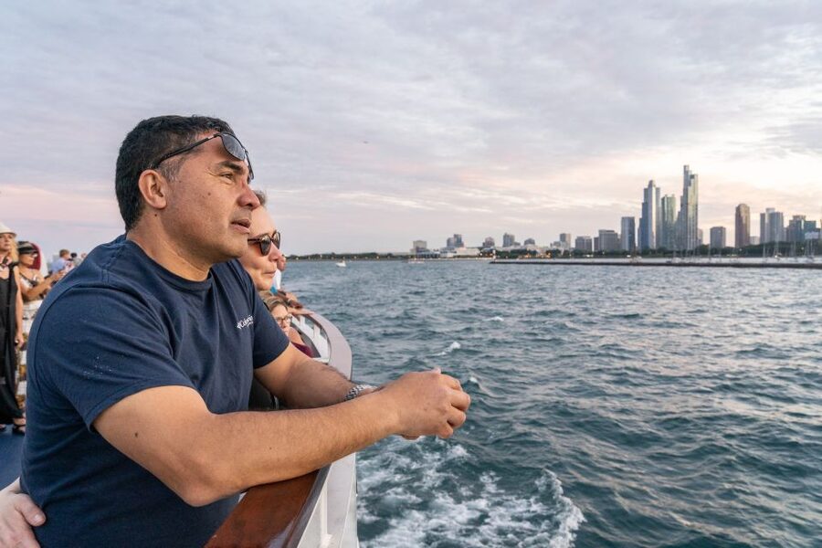 Chicago: 1.5-Hour Scenic Sunset Lake Cruise - What the 90-minute schedule means for you