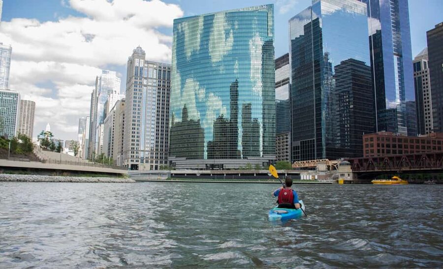 Chicago: 2-Hour Downtown Kayak Rental - Choosing between a single and tandem kayak
