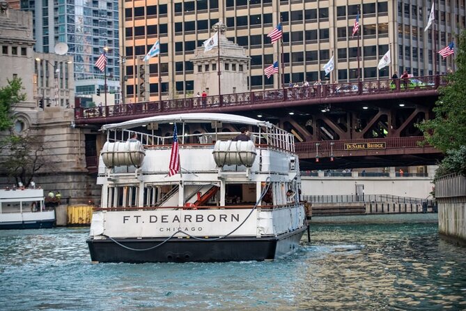 Chicago Architectural River Cruise - Seating and views: arrive 15 to 20 minutes early