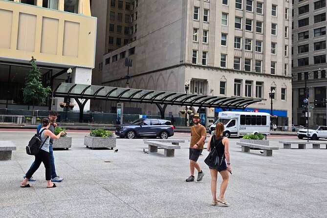 Chicago Architecture and True Crime Tour - How much walking and indoor time should you expect?