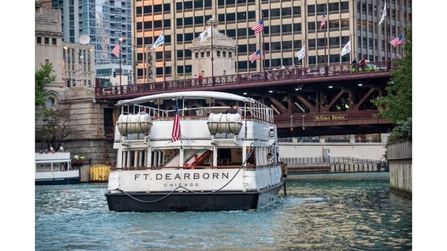 Chicago: Architecture Boat Tour with Drinks - Key points at a glance