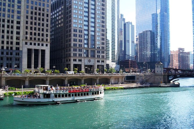 Chicago Architecture Center River Cruise aboard First Lady - Trump Tower and Mies van der Rohe’s modernism