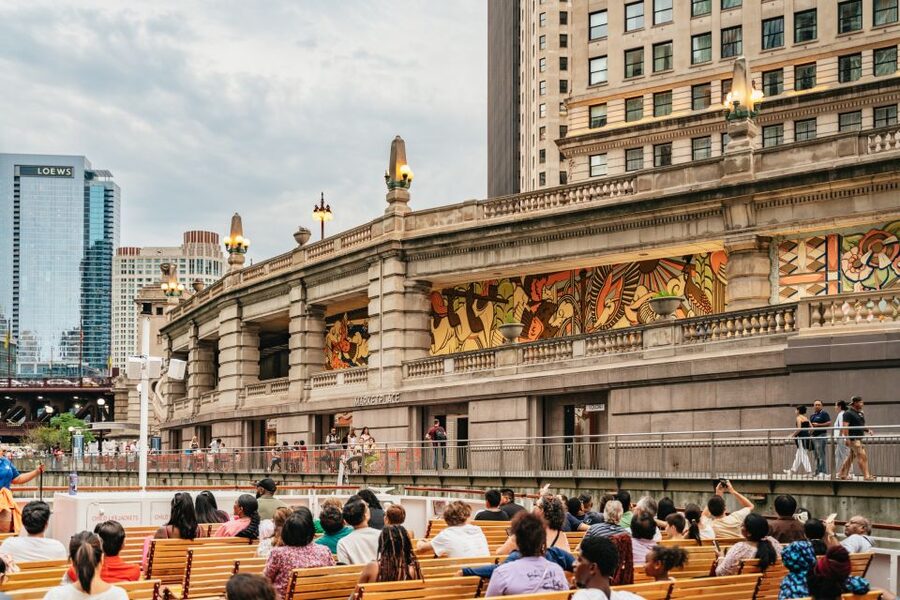 Chicago: Architecture River Cruise Skip-the-Ticket Line - Weather, comfort, and accessibility