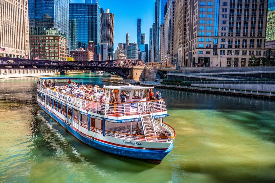 Chicago: Architecture River Cruise Skip-the-Ticket Line - The central river canyon and Chicago’s big names