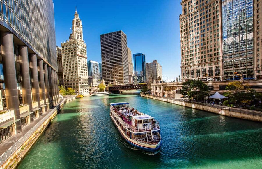 Chicago: Architecture River Tour and Hop-on Hop-off Bus Tour - The Wrigley Building, Tribune Tower, and Magnificent Mile
