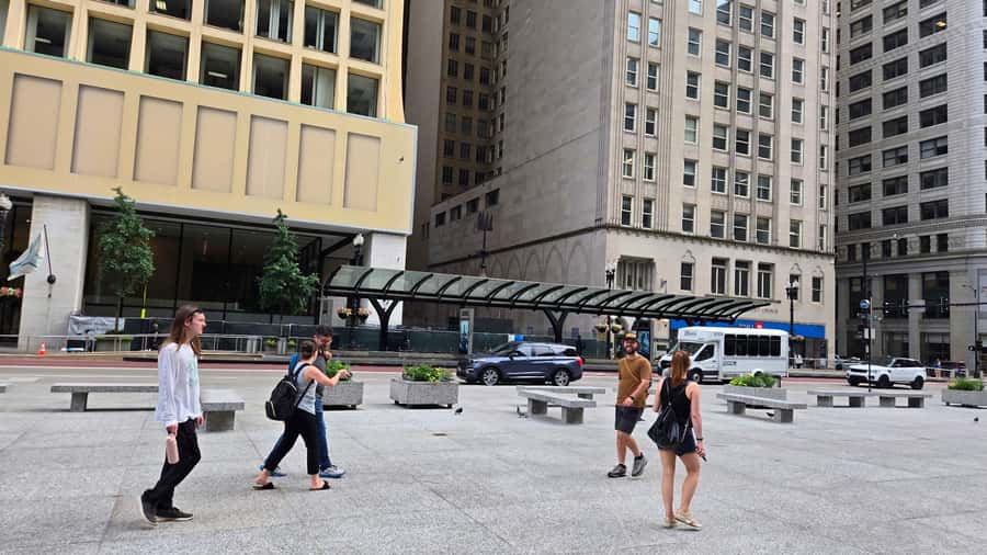 Chicago: Architecture & True Crime History - Who should book this Chicago walking tour?