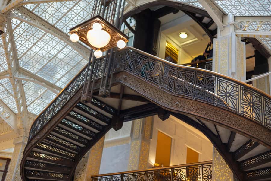 Chicago: Architecture & True Crime History - Meeting beneath the Palmer House canopy