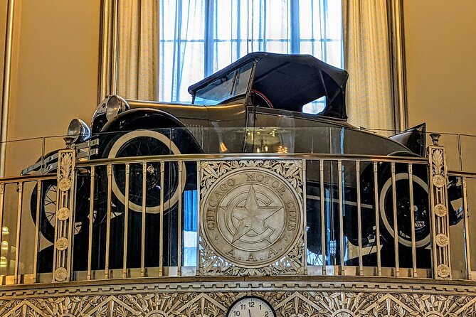 Chicago Architecture Walking Tour: Incredible Art Deco Interiors - The start at 425 South Financial Place
