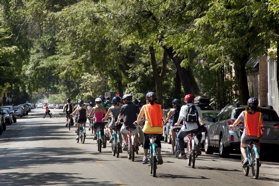 Chicago: Bikes, Bites, and Views Biking Tour - Adults - How difficult is the 13-mile ride?