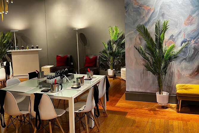 Chicago Candle Making Class On Magnificent Mile - The social setup works best with the right company