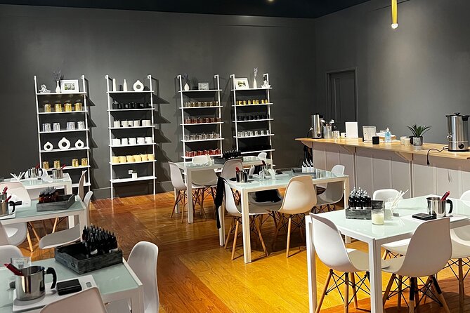 Chicago Candle Making Class On Magnificent Mile - Pouring your 100% soy wax candle