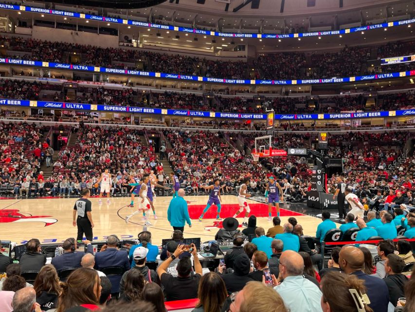 Chicago: Chicago Bulls Basketball Game Ticket - Choosing between budget, regular, and premium seats