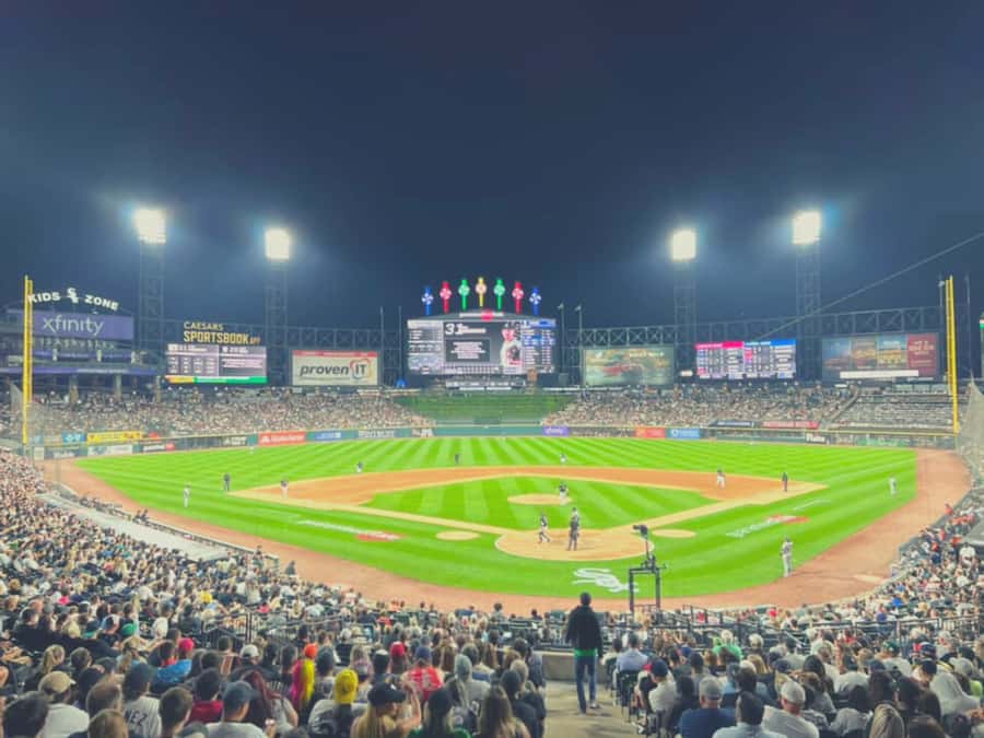 Chicago: Chicago White Sox Baseball Game Ticket - Picking between budget, regular, and premium seats