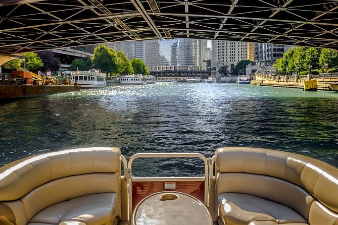 Chicago City Boat Tours - Chicago from the Riverwalk to the Lake