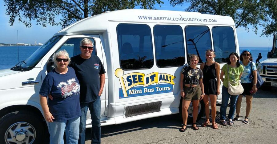 Chicago: City Minibus Tour with Optional Architecture Cruise - What this Chicago minibus tour is really good at