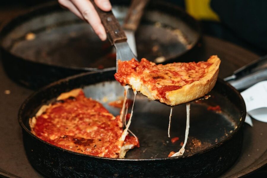 Chicago: Classic Food & Walking Tour with Free Bike or Kayak - Daytime sights or an evening city walk