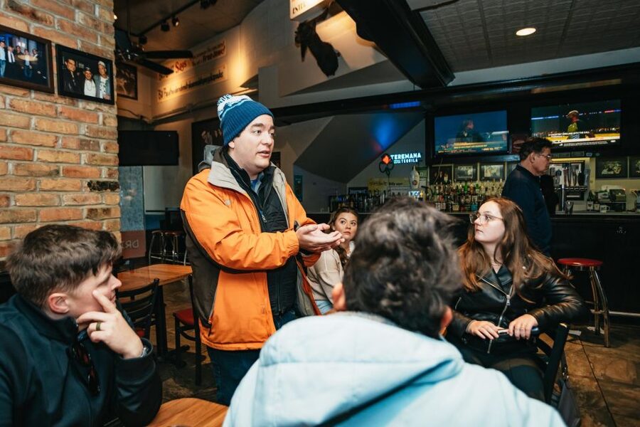 Chicago: Classic Food & Walking Tour with Free Bike or Kayak - Who will enjoy this tour most?