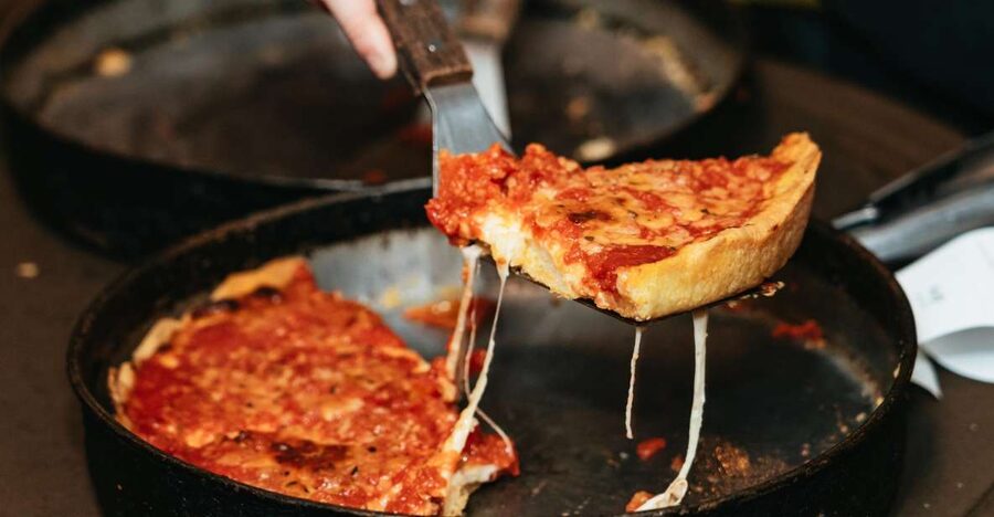 Chicago: Classic Food & Walking Tour with Free Bike or Kayak - Walking downtown from the Magnificent Mile to the Loop