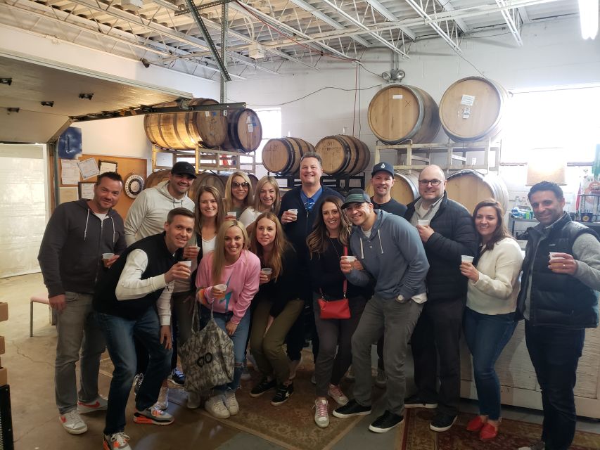 Chicago: Craft Brewery Tour by Barrel Bus - Chicago beer by barrel bus