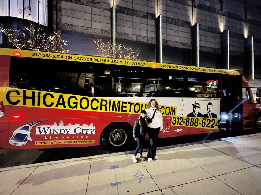 Chicago Crimes Night Tour - What the bus format does well