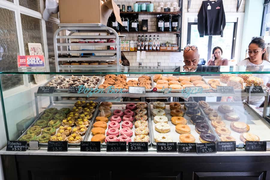 Chicago: Downtown Donut Tour with Tastings - Starting at Doughnut Vault on Franklin Street