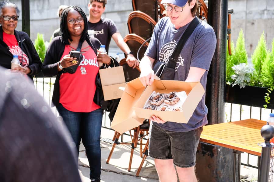 Chicago: Downtown Donut Tour with Tastings - How much food do you actually get?