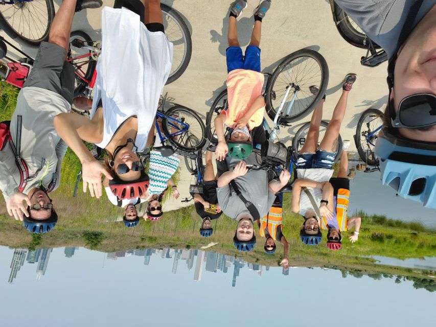 Chicago: Downtown Family Food Tour by Bike with Sightseeing - Brownies and a sweet finish