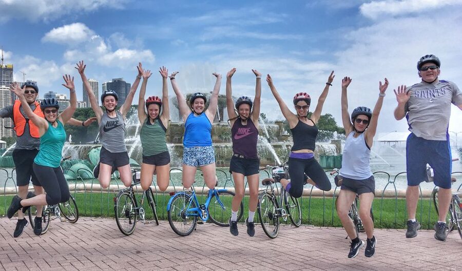 Chicago: Downtown Family Food Tour by Bike with Sightseeing - Grant Park and Buckingham Fountain