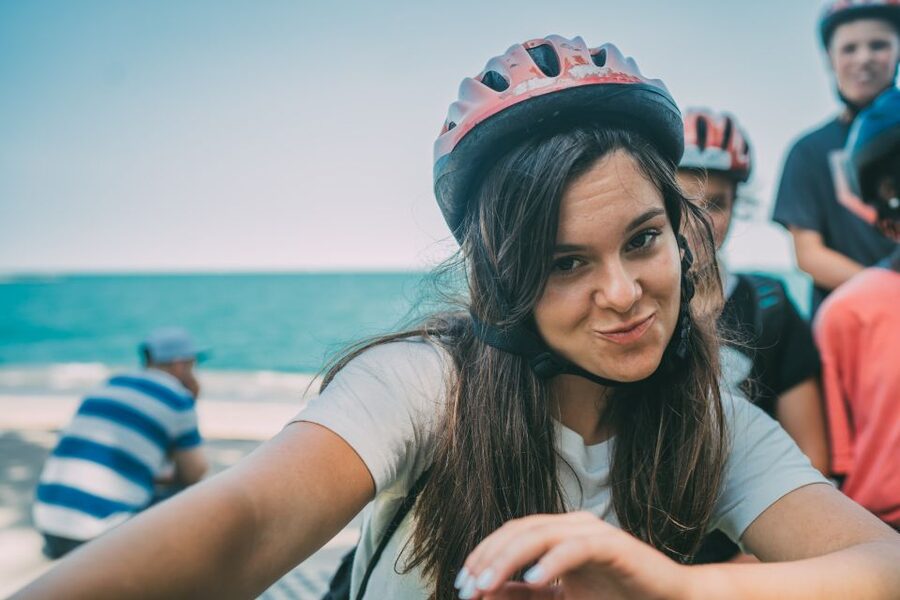 Chicago: Downtown Family Food Tour by Bike with Sightseeing - Deep-dish pizza: Chicago’s famous first bite