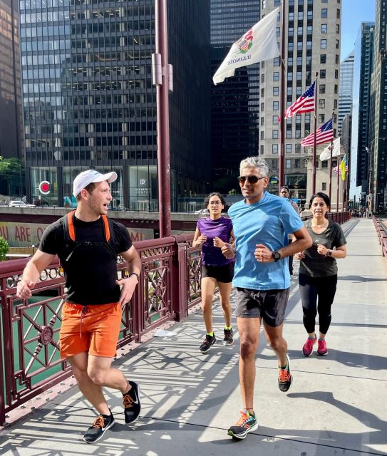 Chicago: Downtown Highlights Running Tour - Along the Lake Michigan shoreline