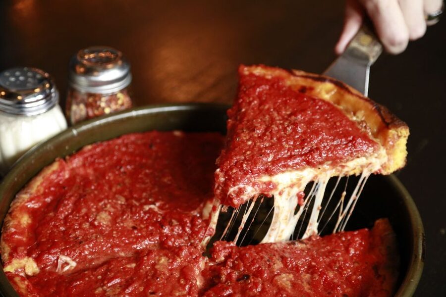 Chicago: Downtown Pizza Guided Walking Tour with Tastings - Key points to know before you book