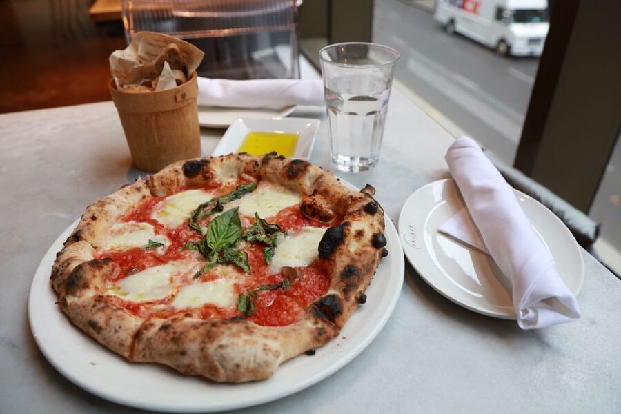 Chicago: Downtown Pizza Guided Walking Tour with Tastings - Why this tour is more than a deep-dish stop