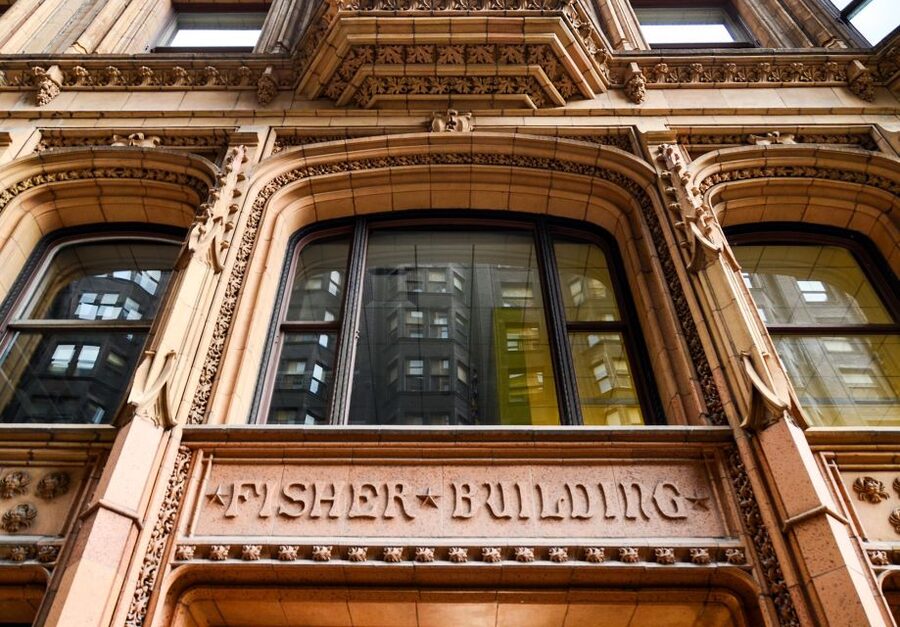 Chicago: Elevated Architecture Walking Tour - Walking to the first station platform