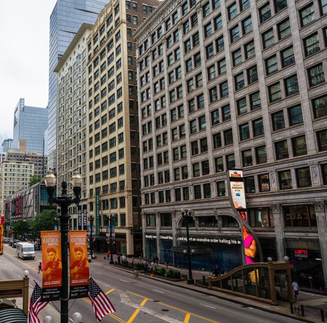 Chicago: Evolution of the Skyscraper Walking Tour - Following technology through the Chicago Motor Club