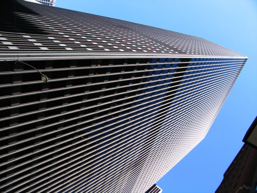 Chicago: Evolution of the Skyscraper Walking Tour - Beginning at the Chicago River