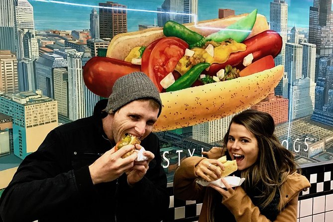 Chicago Favorites Ultimate Food and Walking Tour - Lou Malnati’s or Gino’s East starts the meal