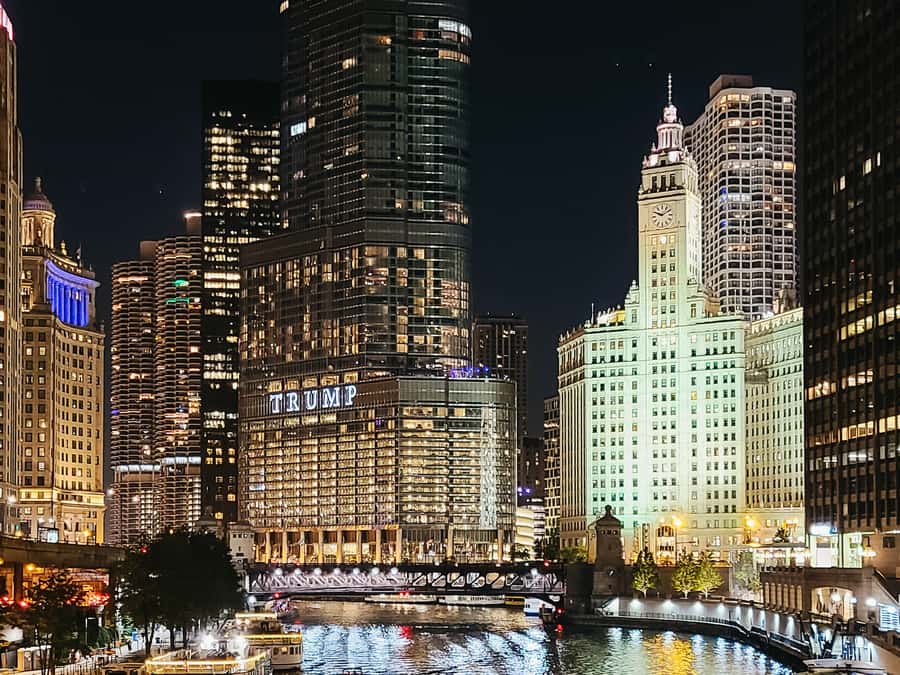 Chicago: Fireworks Cruise with Lake or River Viewing Options - Chicago fireworks from the water