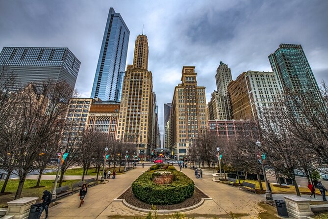 Chicago Food Tour with The Magnificent Mile and Millennium Park - Starting with Lou Malnati’s deep dish