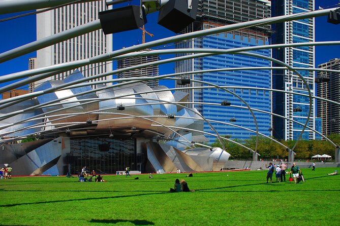 Chicago Food Tour with The Magnificent Mile and Millennium Park - Walking Michigan Avenue and meeting the Chicago dog