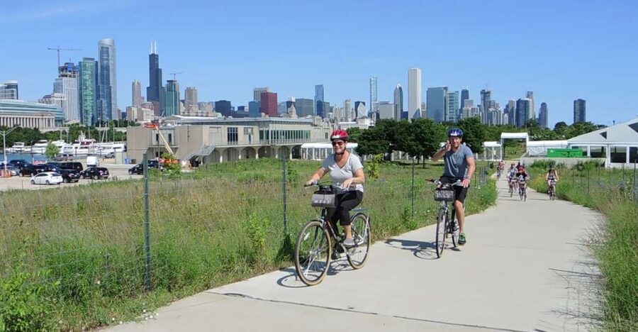Chicago: Full-Day or Half-Day Bike Rental - A Chicago bike rental that puts you in charge