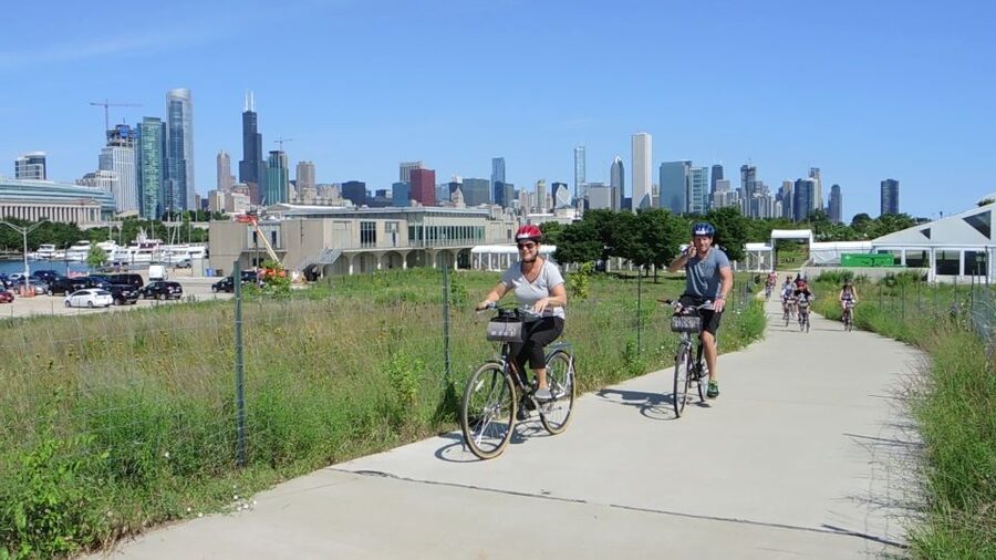 Chicago: Full-Day or Half-Day Bike Rental - Starting near Navy Pier and Lake Michigan