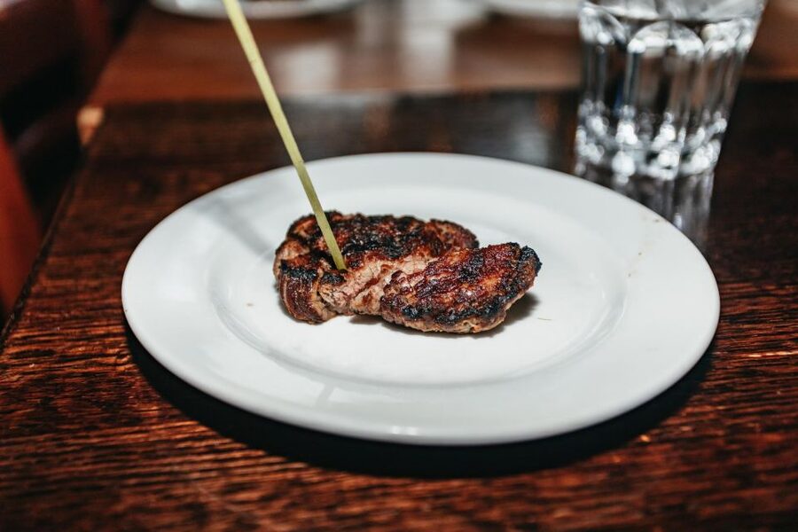 Chicago: Gangsters and Food Tasting Walking Tour - The pace, route, and practical comfort