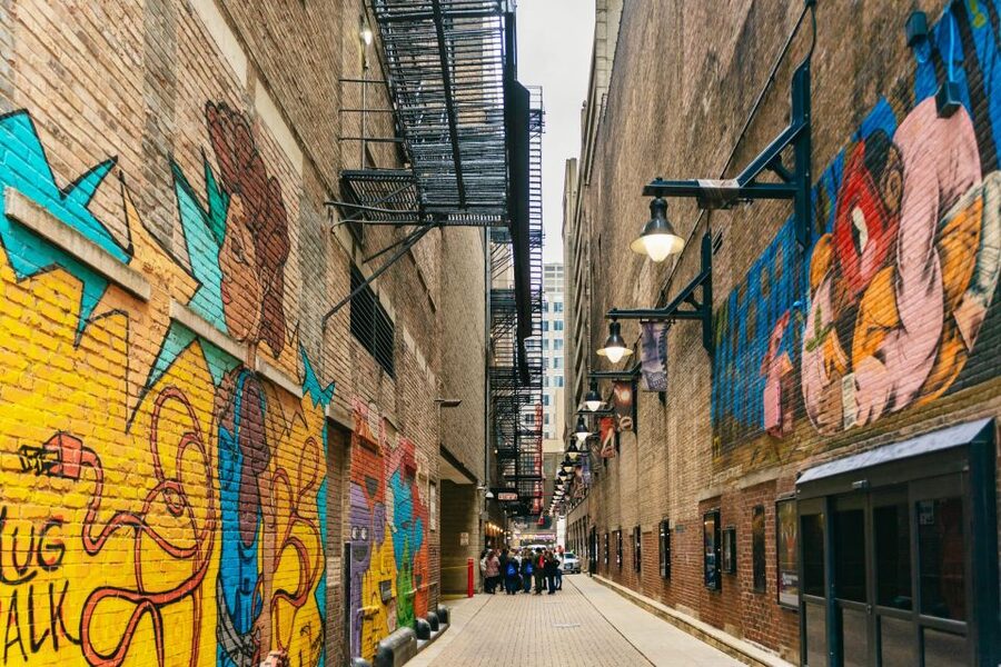 Chicago: Gangsters and Ghosts Guided Walking Tour - Palmer House and the famous brownie break