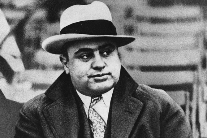 Chicago: Gangsters and Ghosts Walking Tour - Congress Plaza Hotel and Capone’s old headquarters